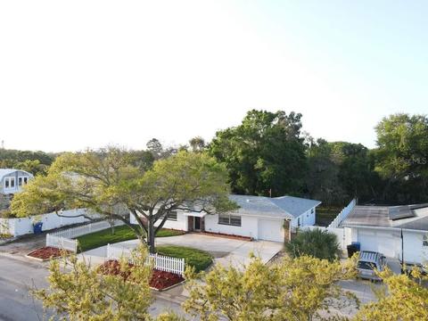 6570 Travelers Way S, Saint Petersburg, FL 33707