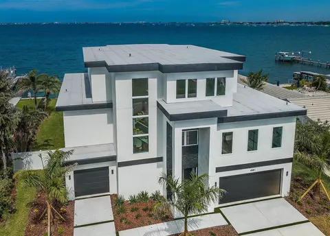 4581 45th St S, Saint Petersburg, FL 33711