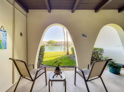 552 Plaza Seville Ct #97, Treasure Island, FL 33706