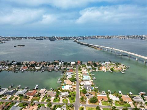 200 Driftwood Ln, Largo, FL 33770