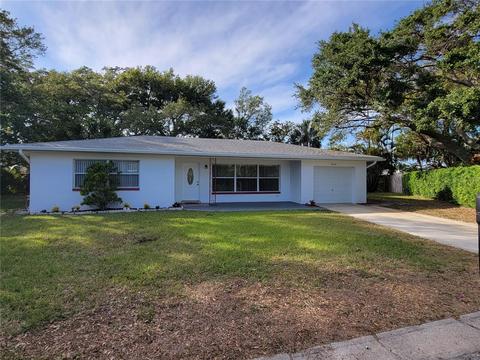 2200 Limpet Ln, Largo, FL 33774