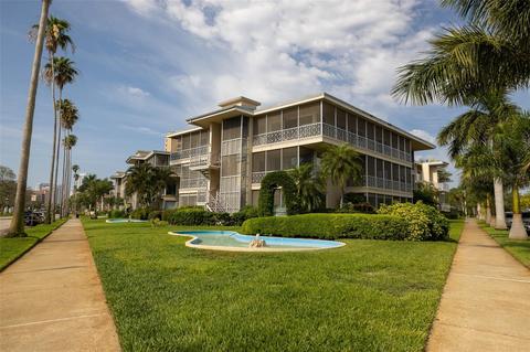 1060 N Shore Dr NE #1, Saint Petersburg, FL 33701