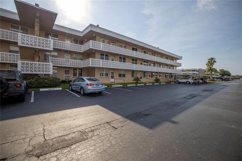 4915 Bay St NE #225, Saint Petersburg, FL 33703