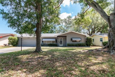653 Deville Dr E, Largo, FL 33771