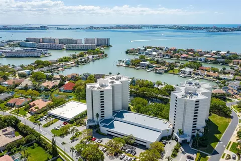 5940 Pelican Bay Plz S #1204, Gulfport, FL 33707