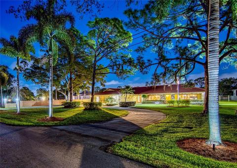 8079 98th St, Seminole, FL 33777