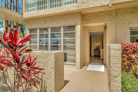 121 Island Way #311, Clearwater Beach, FL 33767
