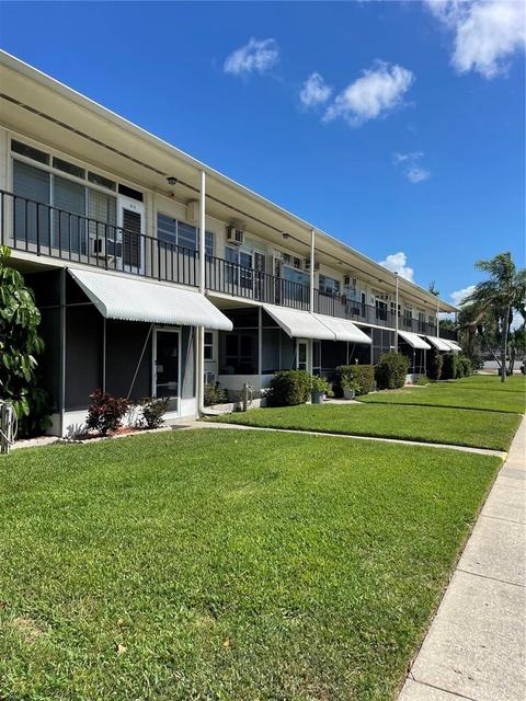 4001 58th St N #19, Kenneth City, FL 33709