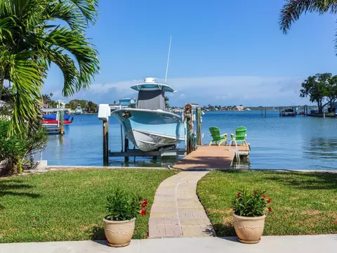 404 161st Ave, Redington Beach, FL 33708