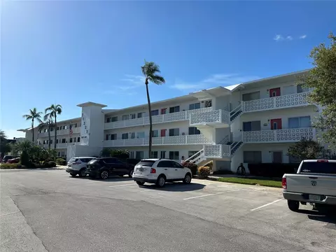 11225 82nd Ave #203, Seminole, FL 33772