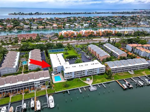 719 Pinellas Bayway S #109, Tierra Verde, FL 33715