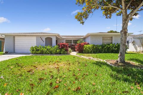 1237 Maybury Dr, Holiday, FL 34691