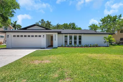 8928 Baywood Park Dr, Seminole, FL 33777