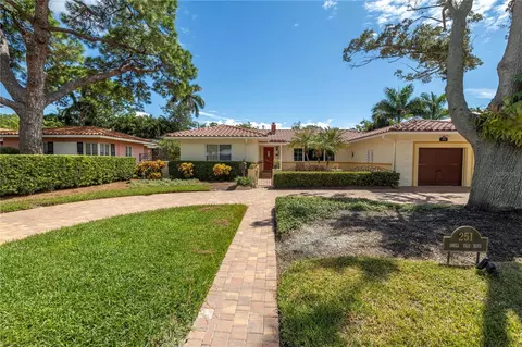 251 Snell Isle Blvd NE, Saint Petersburg, FL 33704