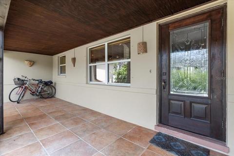 130 N Tessier Dr, Saint Pete Beach, FL 33706
