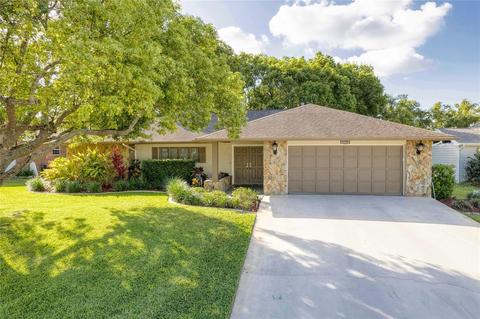 8108 Greenside Ln, Hudson, FL 34667