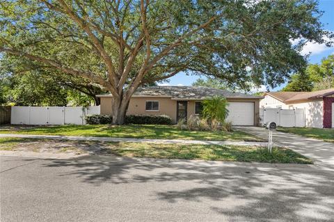 7036 Orkney Ave N, Saint Petersburg, FL 33709