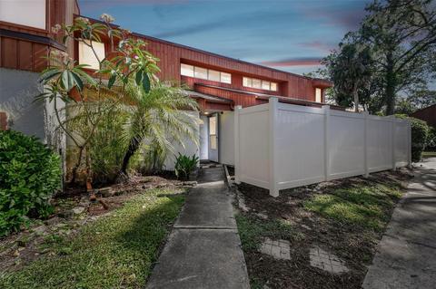 2054 Sunset Point Rd #33, Clearwater, FL 33765