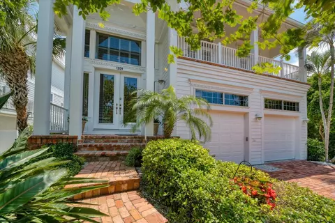 1209 Bay Shore Blvd, Indian Rocks Beach, FL 33785