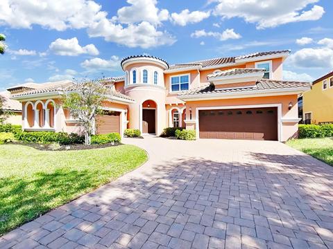 8421 Dunham Station Dr, Tampa, FL 33647