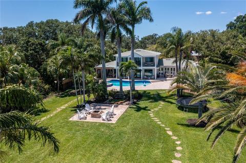 6110 Bahama Shores Dr S, Saint Petersburg, FL 33705