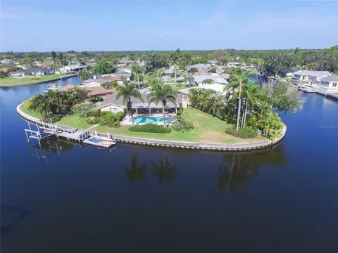 1496 51st Ave NE, Saint Petersburg, FL 33703