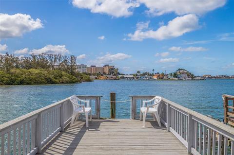 572 Boca Ciega Point Blvd S, Saint Petersburg, FL 33708