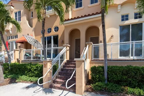 505 Mandalay Ave #66, Clearwater Beach, FL 33767