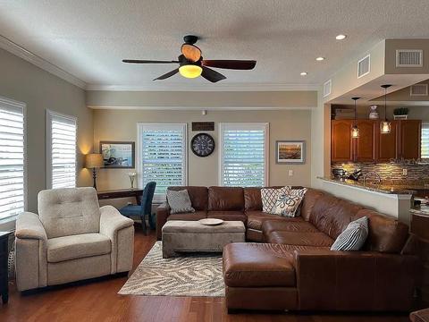 631 Blue Taverna Ln, Clearwater, FL 33756