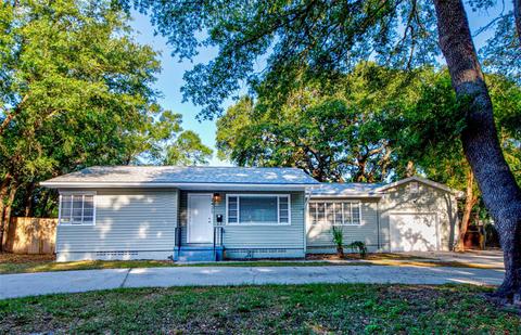 2425 35th St S, Saint Petersburg, FL 33711
