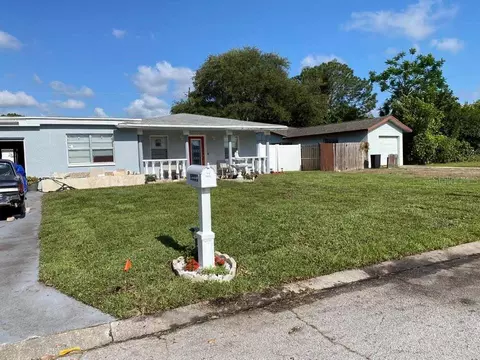 9031 Narcissus Ave, Seminole, FL 33777
