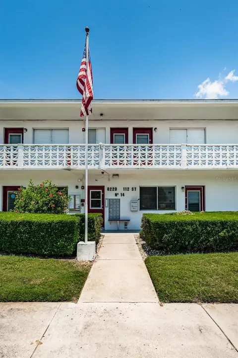 8220 112th St #204, Seminole, FL 33772
