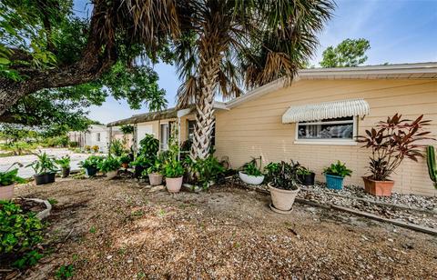 4923 Gaslight Ave, Holiday, FL 34690