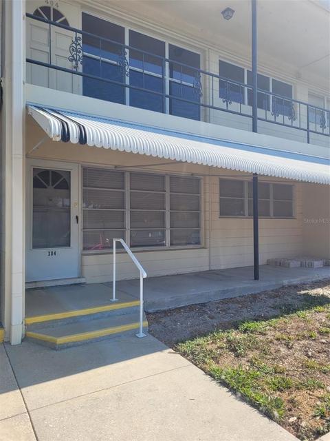 5665 40th Ave N #304, Kenneth City, FL 33709