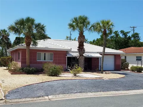 52 45th Ave, Saint Pete Beach, FL 33706