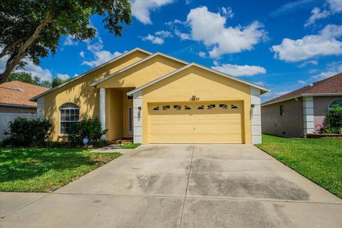12825 Pineforest Way W, Largo, FL 33773