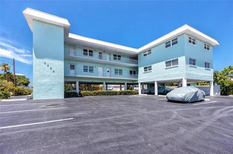 8200 Bayshore Dr #4, Treasure Island, FL 33706