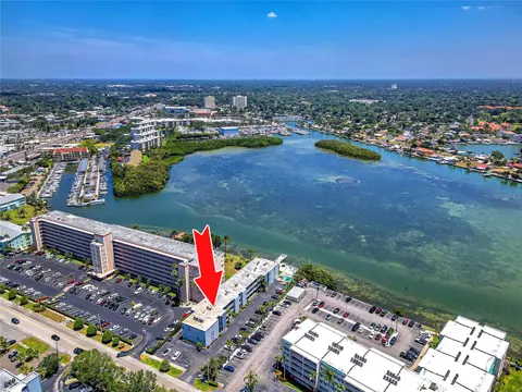 1859 Shore Dr S #303, South Pasadena, FL 33707