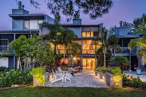 12 Mariner Dr, Tarpon Springs, FL 34689