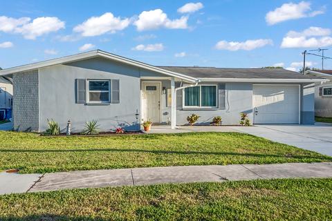 1655 Roundtree Rd, Holiday, FL 34690