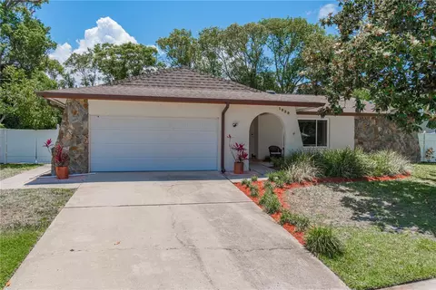 1939 Brae Moor Dr, Dunedin, FL 34698