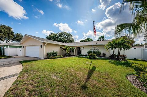 11303 Currie Ln, Largo, FL 33774