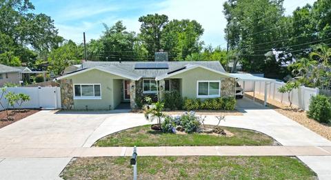 8662 Oriole Ln, Seminole, FL 33777