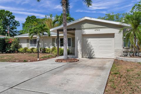 4740 Lake Charles Dr N, Kenneth City, FL 33709