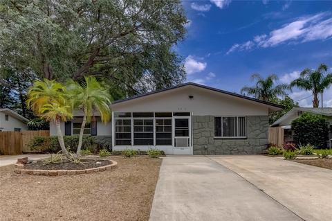 2071 Pinehurst Dr, Clearwater, FL 33763