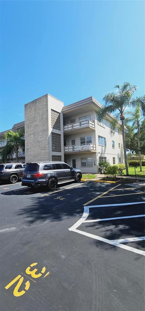 5530 80th St N #C208, Saint Petersburg, FL 33709