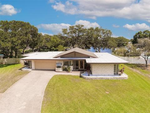 955 Damrosch St, Largo, FL 33771