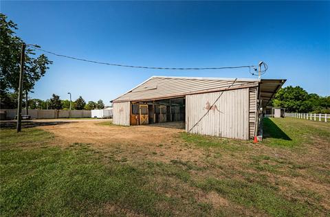 10502 Henderson Rd, Tampa, FL 33625