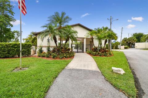 1000 Tarpon Woods Blvd #104, Palm Harbor, FL 34685