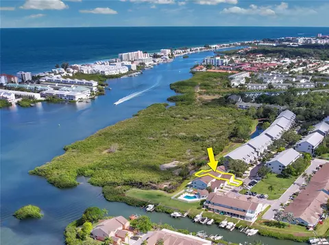 9440 Tara Cay Ct #28, Seminole, FL 33776